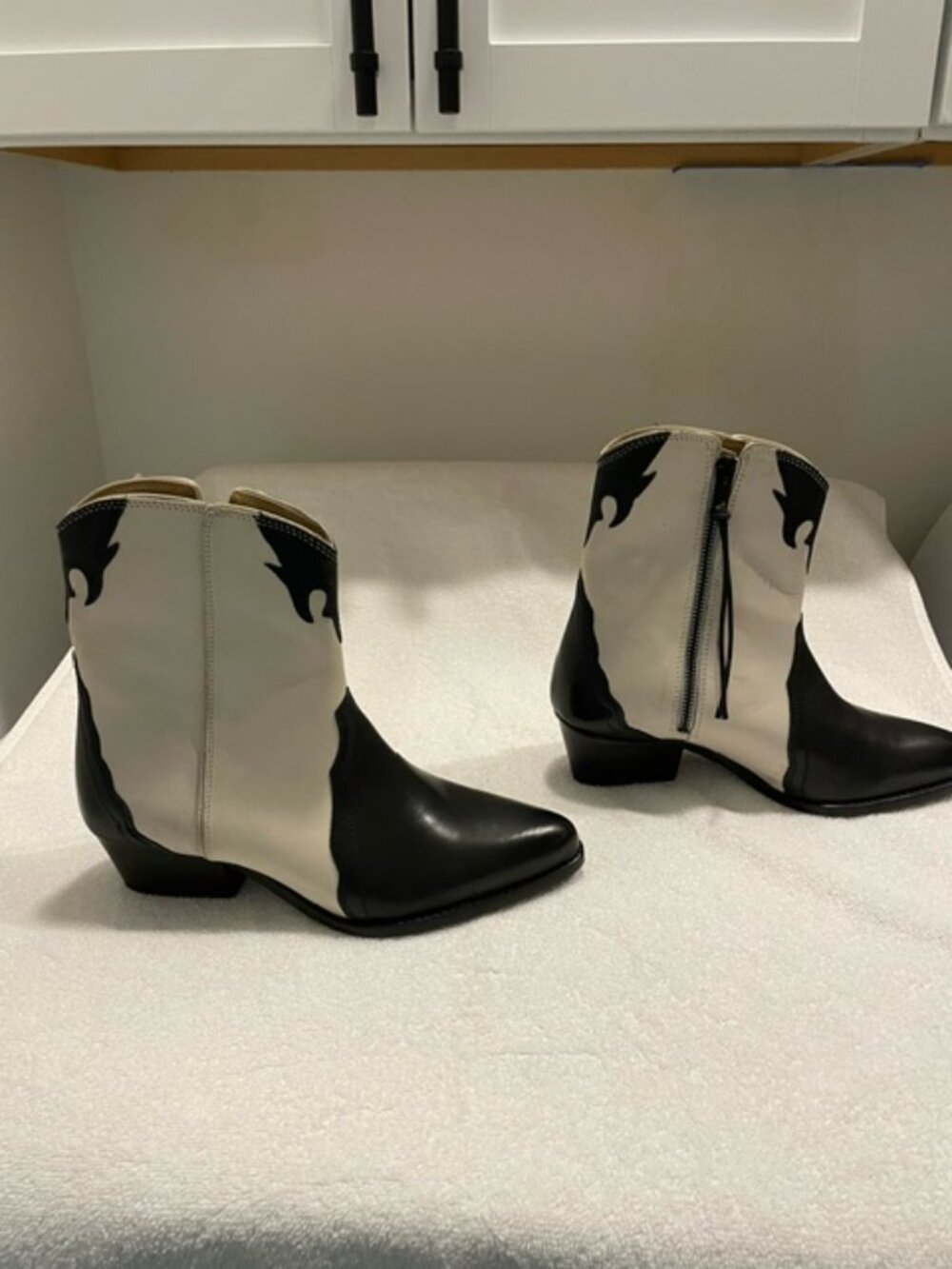 Free People New Frontier Western Boot in Arctic Fox Combo  white/black 37.5 NEW